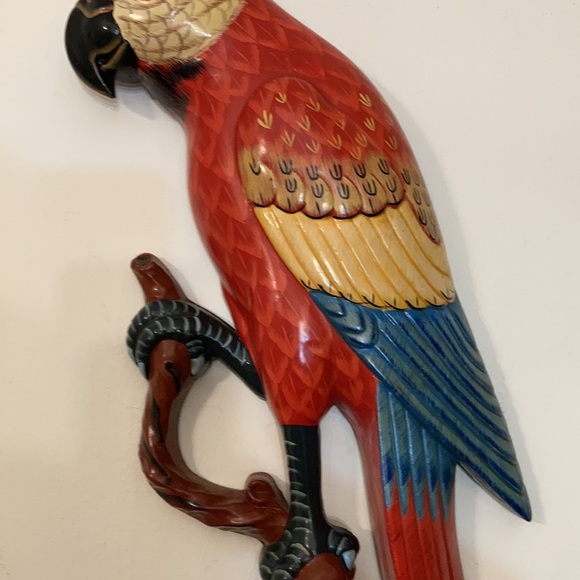 Parrot wall hanging approximately 27 inches in length - Picture 4 of 7